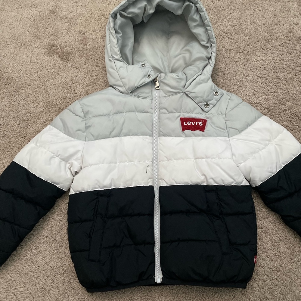 Levi’s Black and White Puffer Jacket Boys 5/6